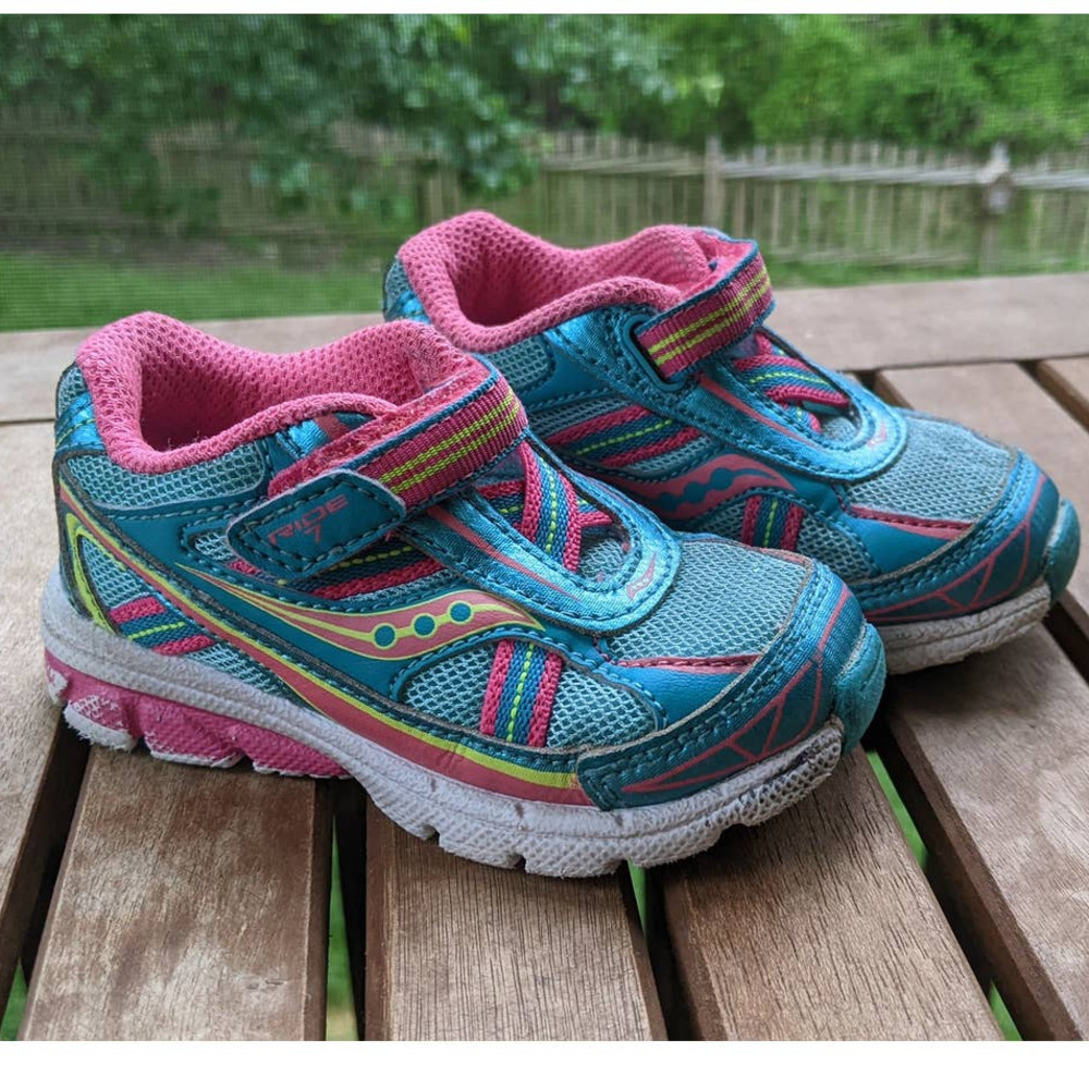Saucony Sneaker Girls' Baby Ride Shoe (Toddler/Little Kid) * size 5 * blue